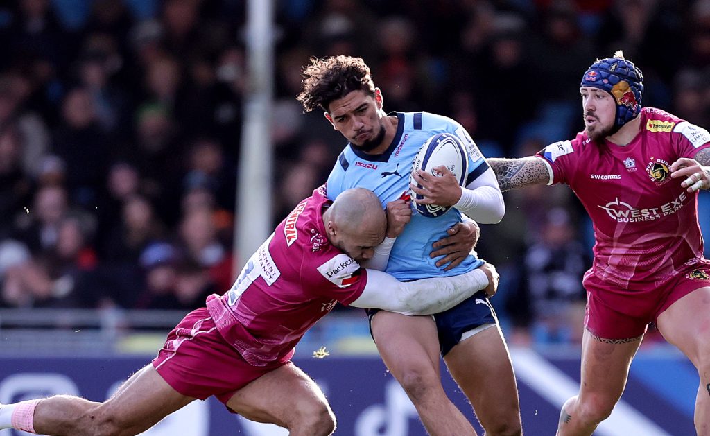 Carlton Banies runs with the ball