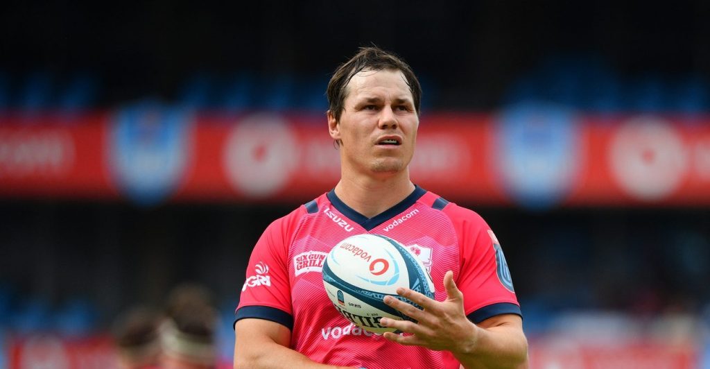 Chris Smith warming up