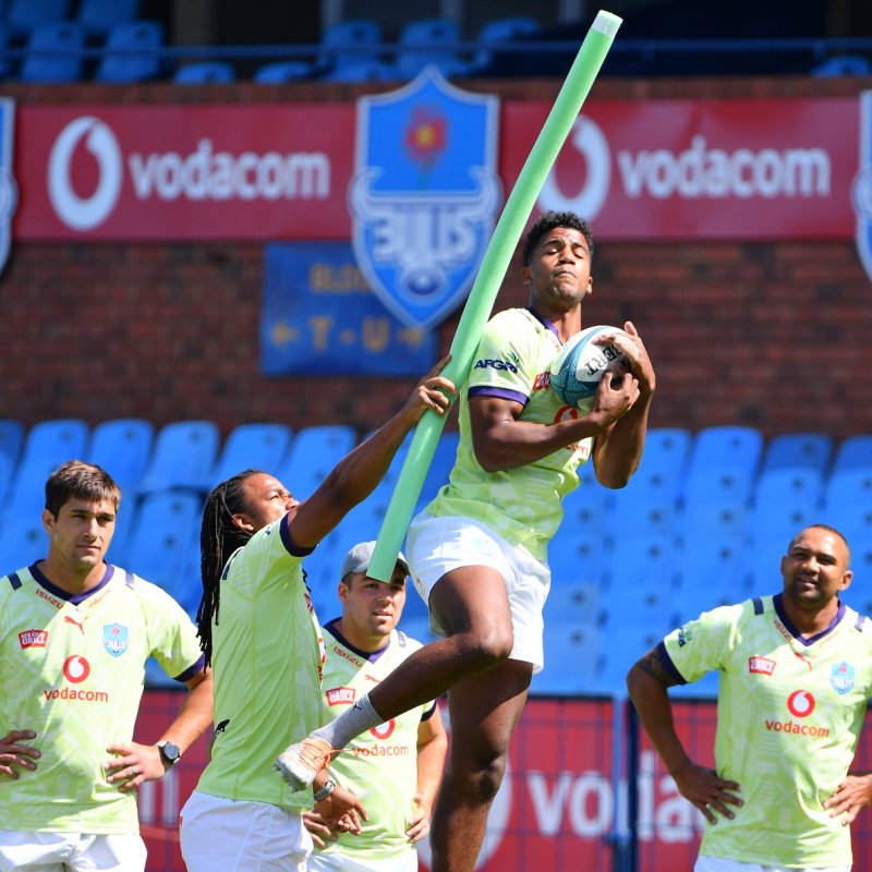 Canan Moodie jumps during training in the 2022/23 Vodacom United Rugby Championship (c) Vodacom Bulls/Johan Rynners