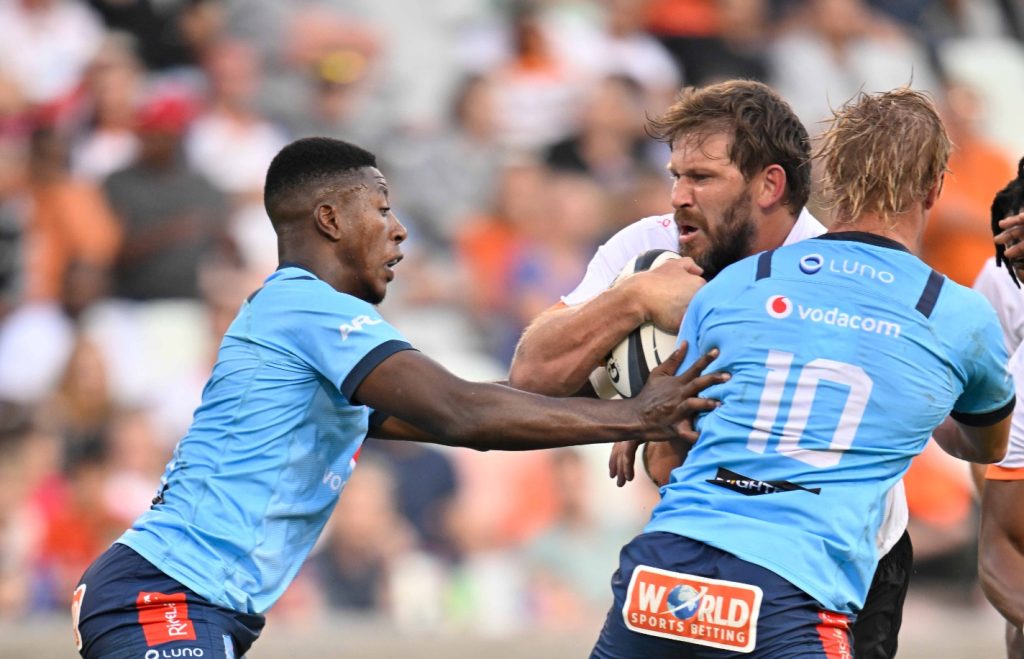 Kabelo Mokoena and Chris Barend Smit tackle Frans Steyn of the Cheetahs (c) Vodacom Bulls/Toyota Cheetahs