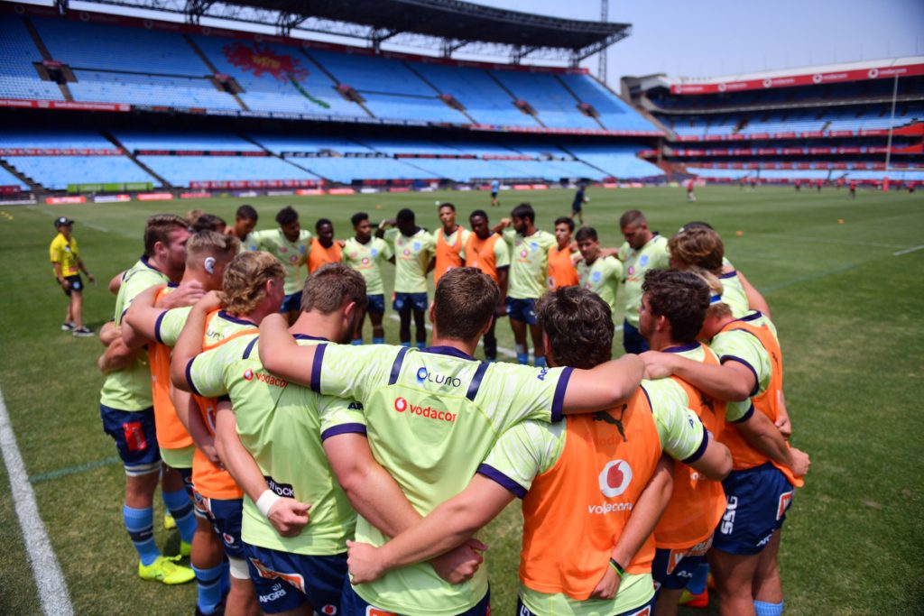 Vodacom Bulls under-19 in a team huddle (c) Vodacom Bulls/Johan Rynners