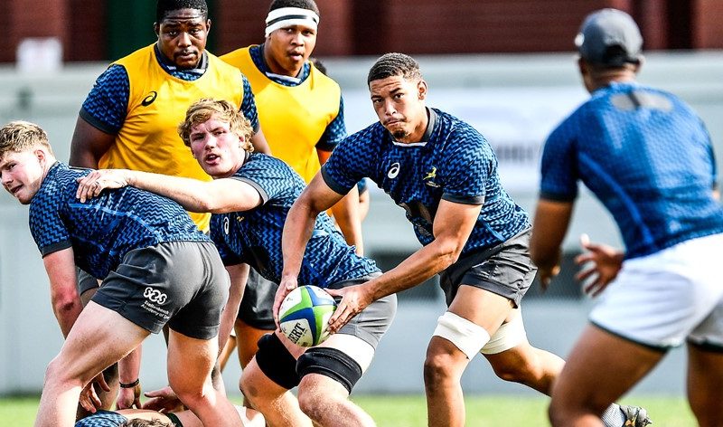 Ghudian van Reenen of the Junior Springboks passes the ball during training (c) SA Rugby