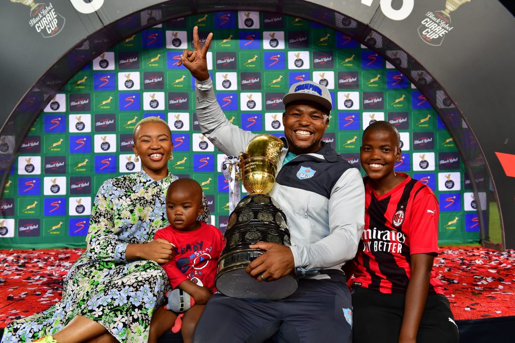 Vodacom Bulls forward, Lizo Gqoboka and his family celebrate winning the Currie Cup at Loftus Versfeld (c) Vodacom Bulls