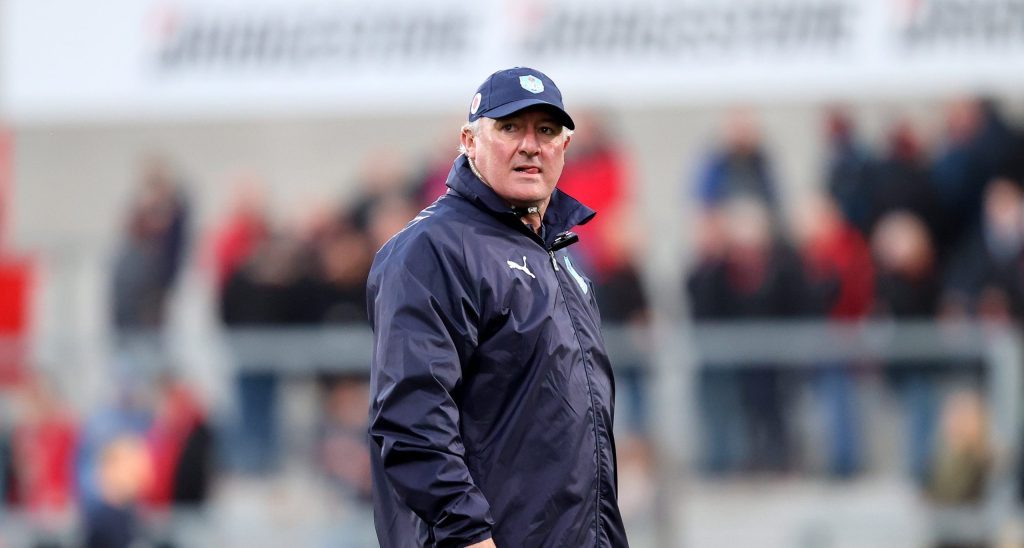 Gary Gold watches his team warm up in Belfast © URC/INPHO/Bryan Keane