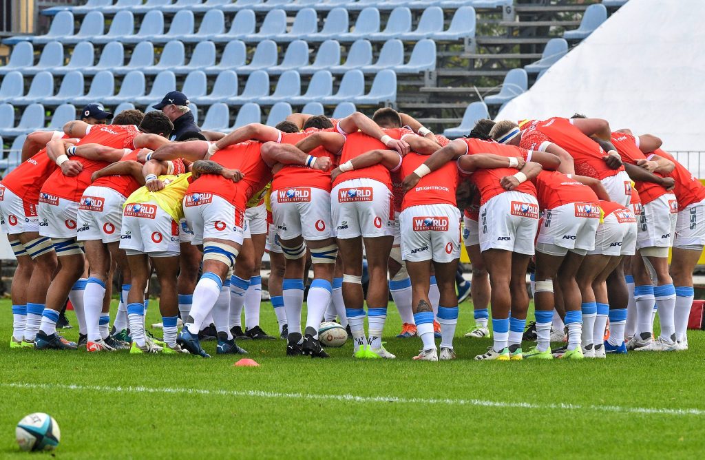 Vodacom Bulls in a team huddle before their match against Zebre in Parma © URC/INPHO/Luca Sighinolfi