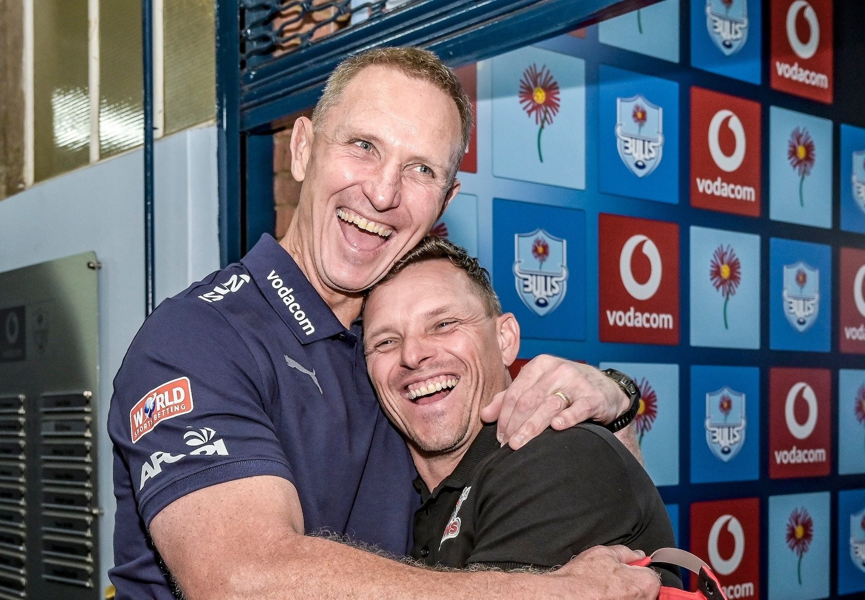 THE BOND THAT UNITES TWO COACHES, AND A MOMENTOUS JUKSKEI DERBY